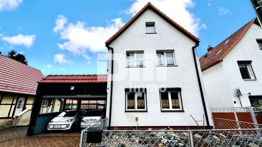 (R)eserviert!Zwei Doppelhaushälften zum Paketpreis mit Nebengebäude und Innenhof - Frontansicht